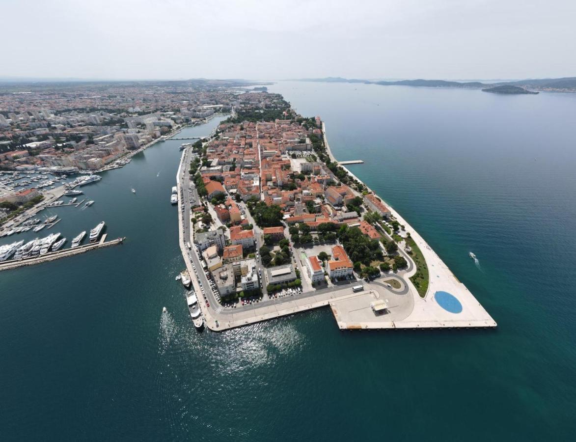 Apartments Mtv With Privatne Parking Zadar Buitenkant foto